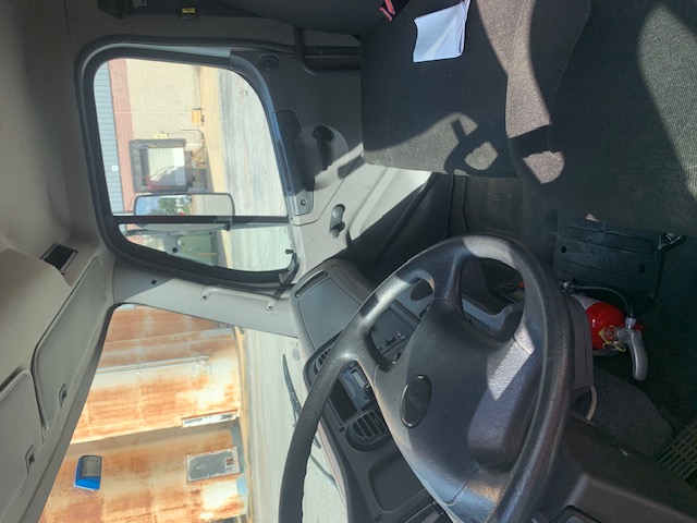 10149 - 2014 IHC Terrastar 4 Bay Beverage Truck